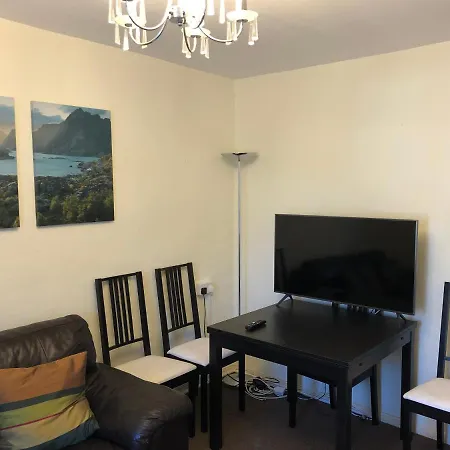 Lovely One-Bed Apartment To Rent In Londen Buitenkant foto