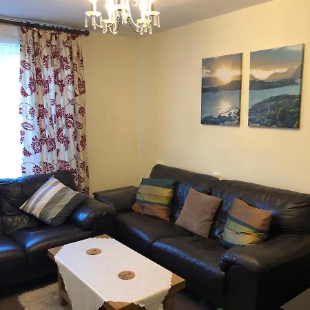 Lovely One-Bed Apartment To Rent In Londen Buitenkant foto