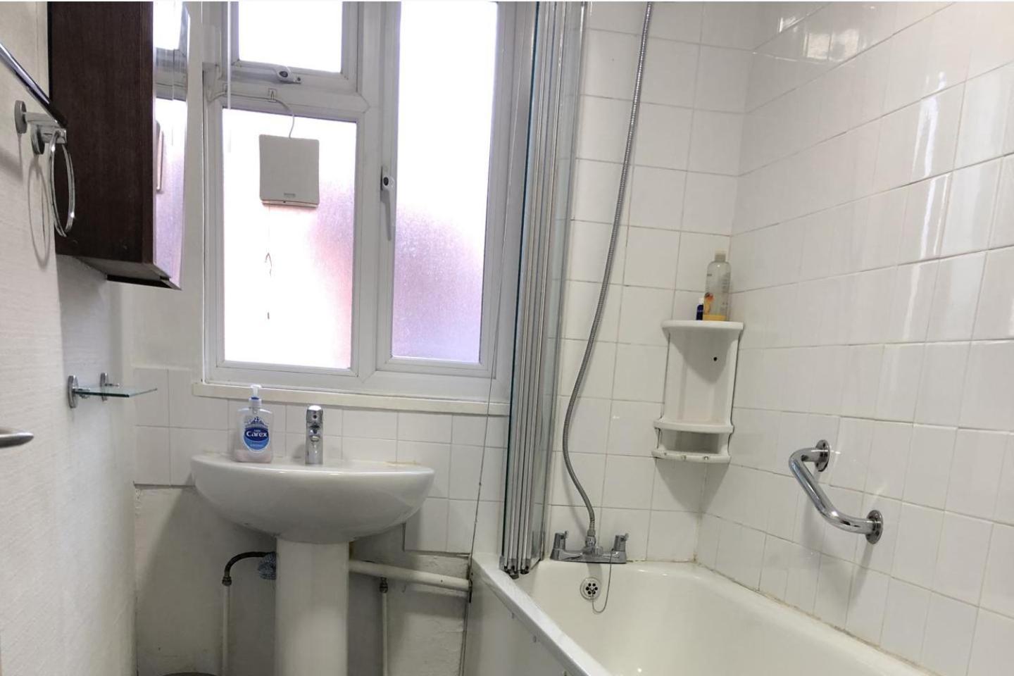 Appartement Lovely One-bed To Rent In